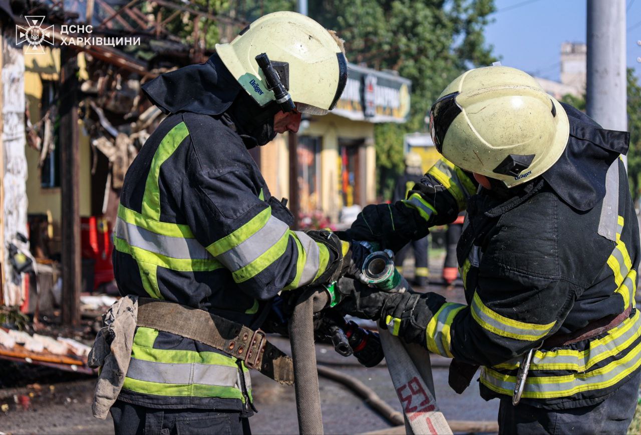 Рятувальники розповіли, як боролися із пожежею у харківському кафе